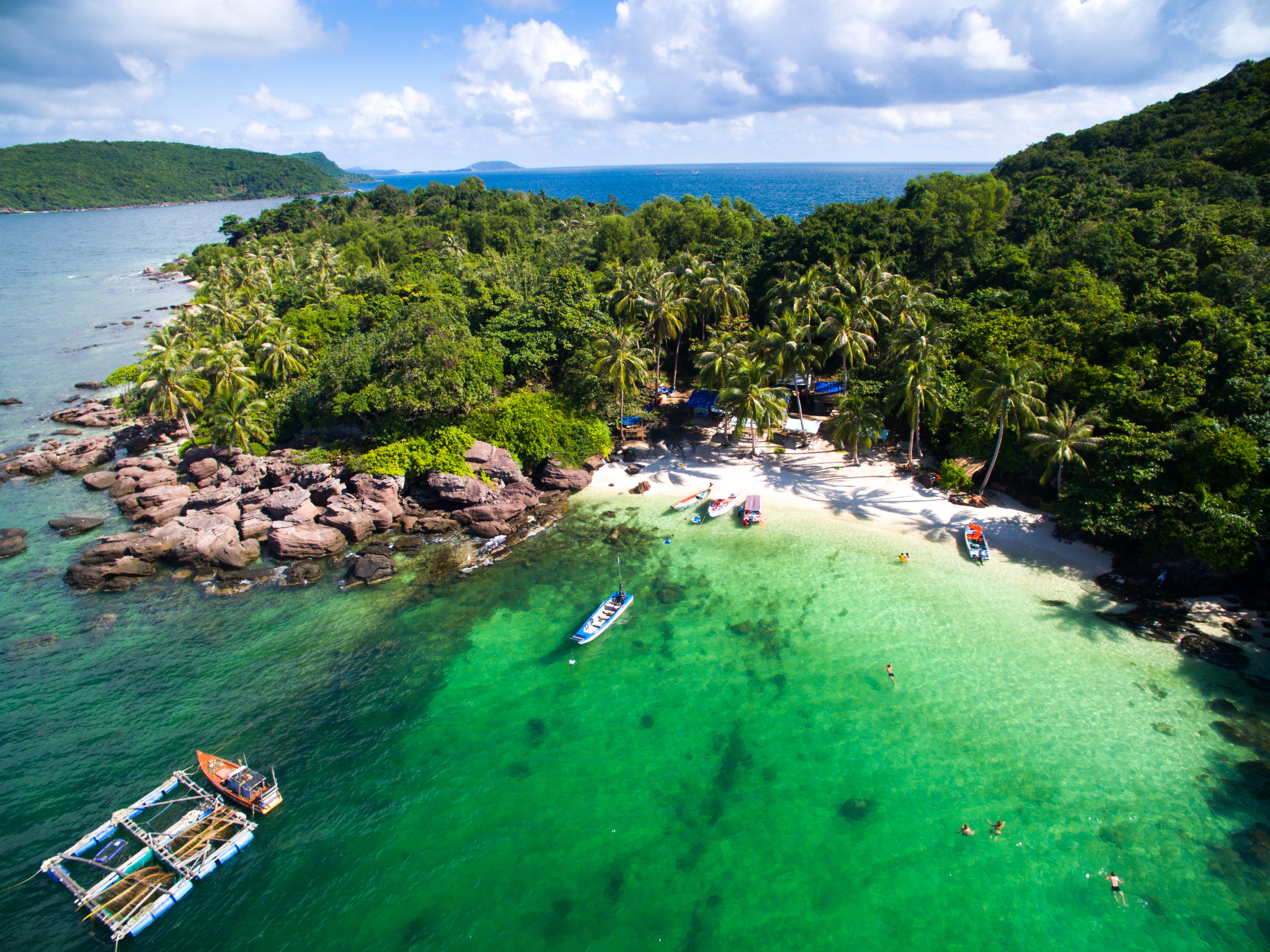 https://image.vietnam.travel/sites/default/files/2021-12/521611651_0.jpg?v=1767087412