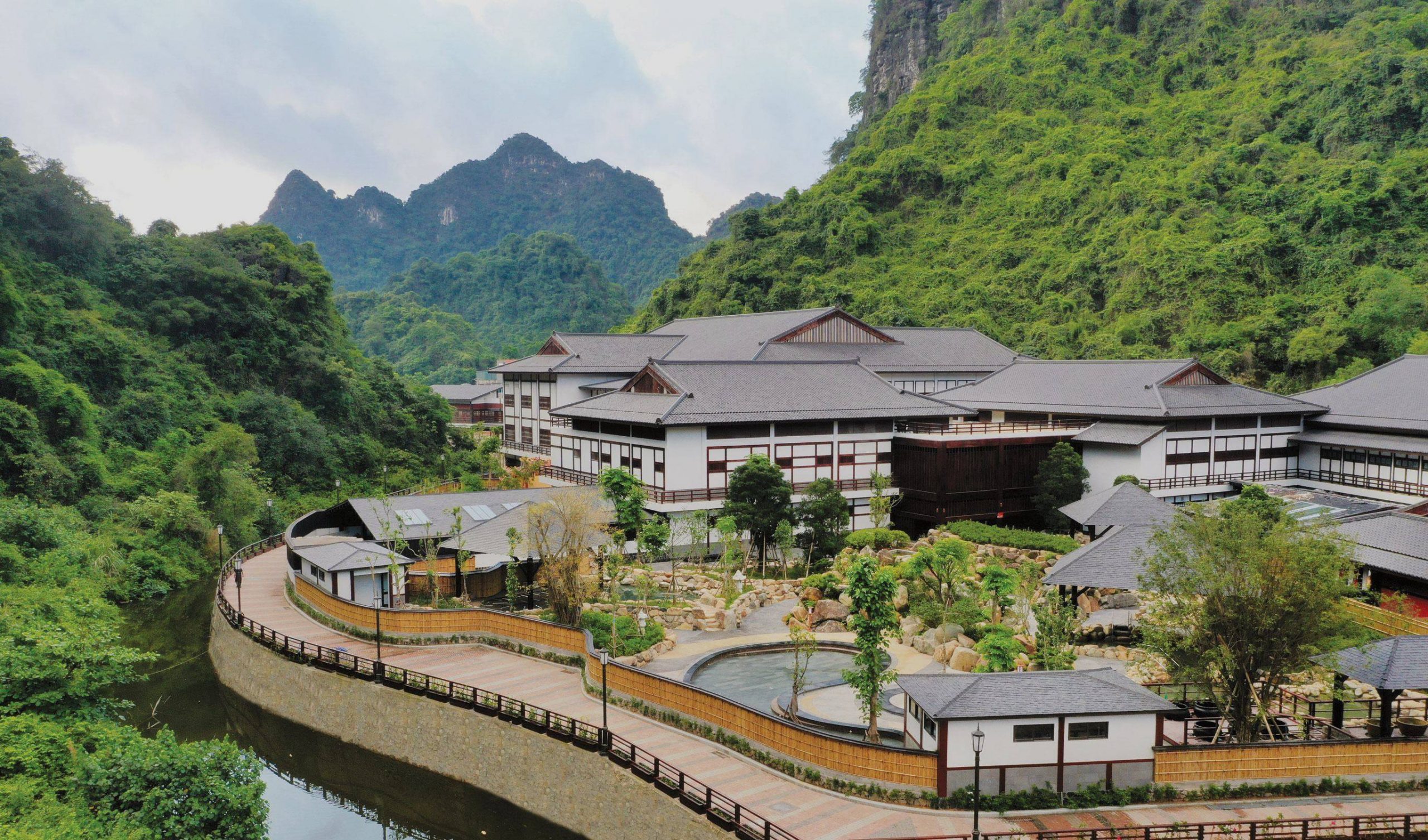 Treat yourself to a unique spa experience at the Yoko Onsen hot springs |  Vietnam Tourism