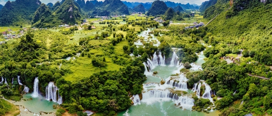 Cao Bang Ban Gioc waterfall Vietnam Classic tour